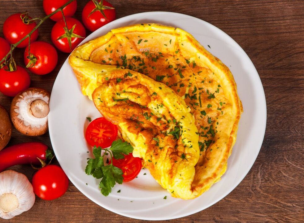 omletas su pomidorais kiaušinių dietinis patiekalas