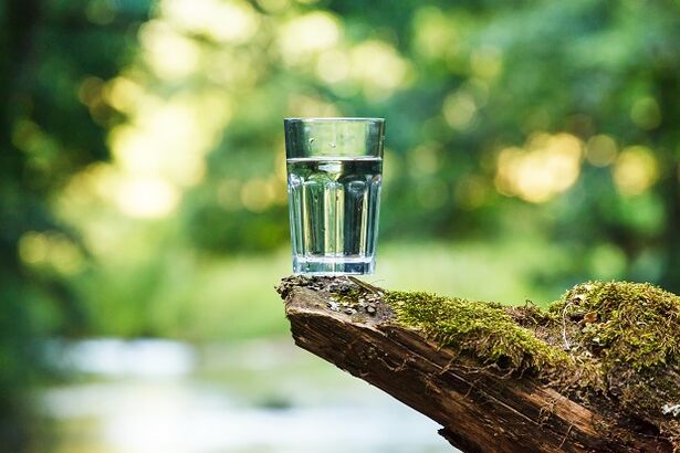 Lydytas vanduo yra geriausias vandens dietos pasirinkimas
