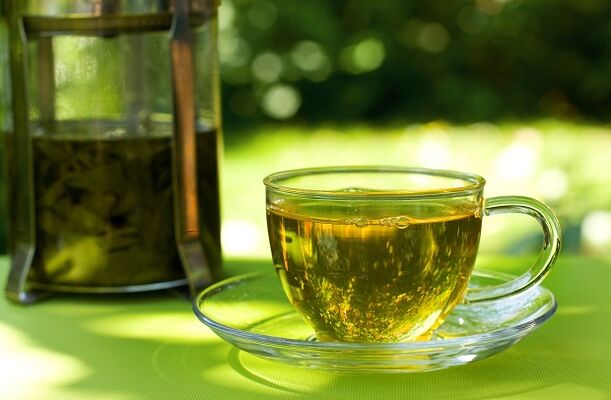 Žalioji arbata yra vienos iš vandens dietos variantų pagrindas